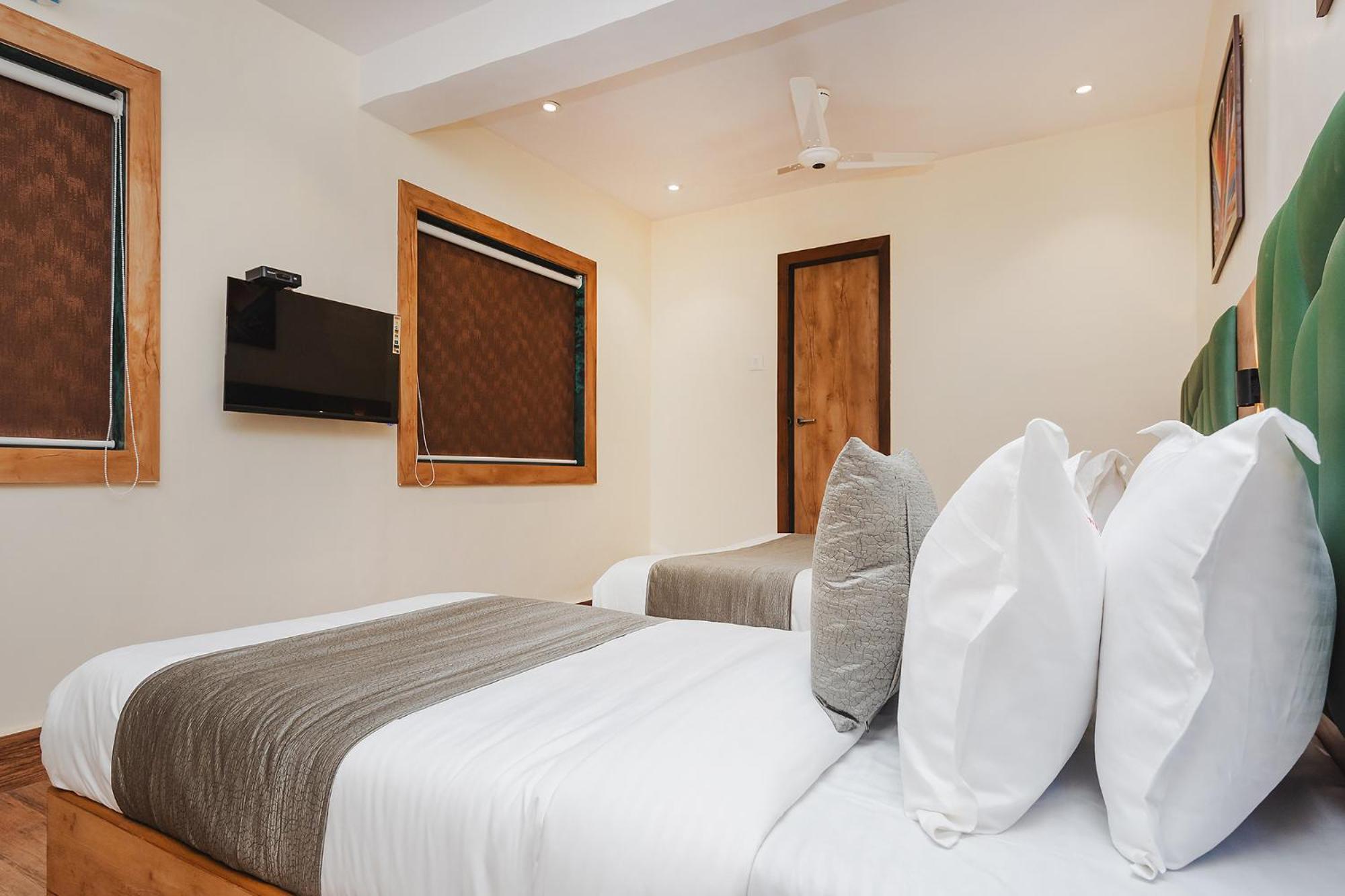 Fabhotel Airport Palace - Nr International Airport Hotel Mumbai (Bombay)